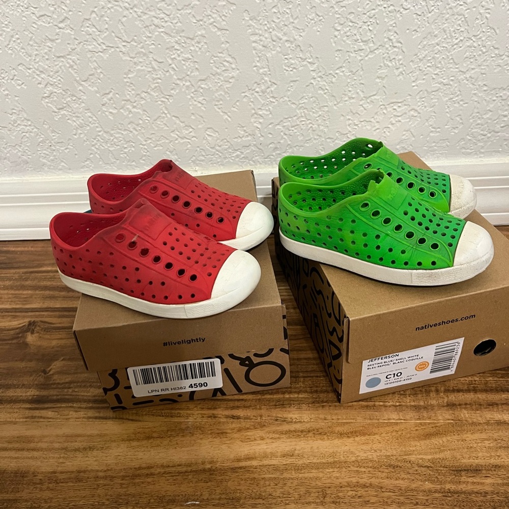 Toddler nine native set red and green